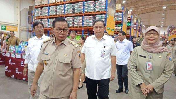 Pramono Sidak Pasar Induk Kramat Jati, Pastikan Stok Ketersediaan Bahan Pangan Aman Hadapi Lebaran Pramono Sidak Pasar Induk Kramat Jati, Pastikan Stok Ketersediaan Bahan Pangan Aman Hadapi Lebaran