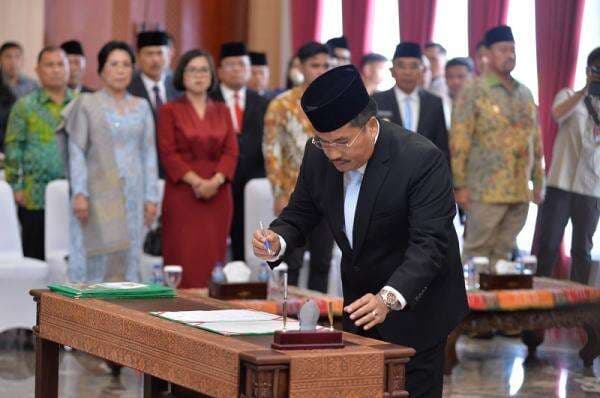 Bobby Nasution Lantik Togap Simangunsong Jadi Sekdaprov Sumut Bobby Nasution Lantik Togap Simangunsong Jadi Sekdaprov Sumut