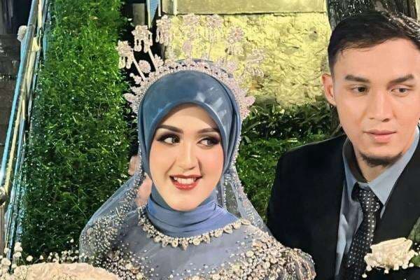 Gunawan Dwi Cahyo Tegaskan Menikah dengan Alya Nabila setelah Resmi Cerai dari Okie Agustina Gunawan Dwi Cahyo Tegaskan Menikah dengan Alya Nabila setelah Resmi Cerai dari Okie Agustina