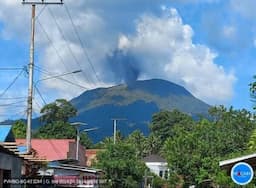 Gunung Ibu di Maluku Utara Erupsi, Kolom Abu Teramati 1.500 Meter   