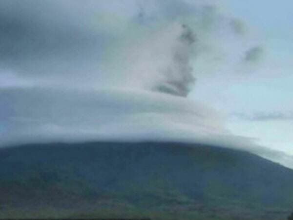 Gunung Ile Lewotolok Kembali Erupsi Pagi Ini, Lontarkan Abu Vulkanik 1.000 Meter!