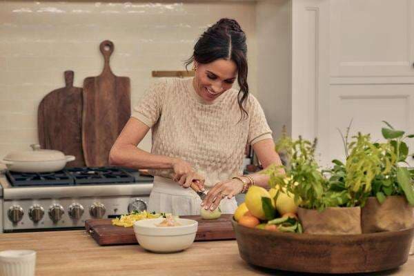 Gwyneth Paltrow dan Tracy Anderson Ejek Meghan Markle: Selamat Datang di Dapur yang Sebenarnya Gwyneth Paltrow dan Tracy Anderson Ejek Meghan Markle: Selamat Datang di Dapur yang Sebenarnya