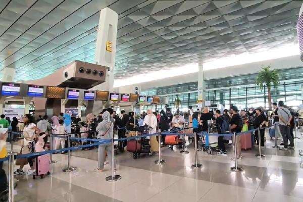 H-6 Lebaran, Arus Mudik di Bandara Soekarno-Hatta Meningkat 18 H-6 Lebaran, Arus Mudik di Bandara Soekarno-Hatta Meningkat 18