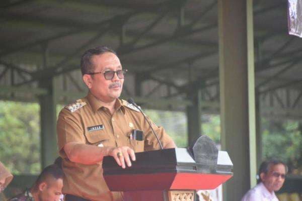 Bupati Cirebon Ingatkan Etika Kuwu yang Viral Nyawer DJ di Klub Malam Bupati Cirebon Ingatkan Etika Kuwu yang Viral Nyawer DJ di Klub Malam