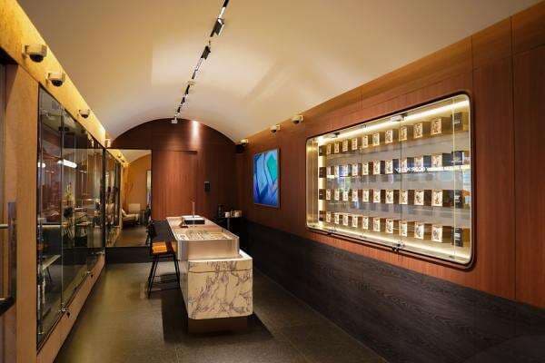 Hadir di Surabaya, Luxehouze Tawarkan Pengalaman Berbelanja Barang Mewah yang Eksklusif Hadir di Surabaya, Luxehouze Tawarkan Pengalaman Berbelanja Barang Mewah yang Eksklusif