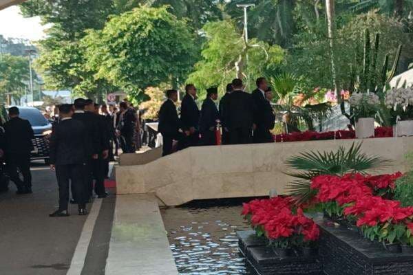 Hadiri Sidang Tahunan MPR RI, SBY dan Jokowi Tiba di Kompleks Parlemen Hadiri Sidang Tahunan MPR RI, SBY dan Jokowi Tiba di Kompleks Parlemen