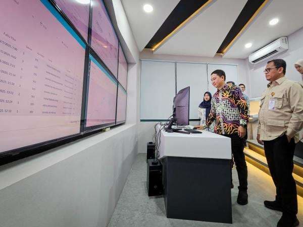 Hajj Command Center dan Aplikasi Satu Haji Resmi Diluncurkan Kemenag, Ini Keunggulannya! Hajj Command Center dan Aplikasi Satu Haji Resmi Diluncurkan Kemenag, Ini Keunggulannya!