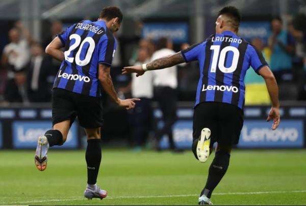 Berdamai dengan Lautaro Martinez, Hakan Calhanoglu Bertahan di Inter Milan Berdamai dengan Lautaro Martinez, Hakan Calhanoglu Bertahan di Inter Milan