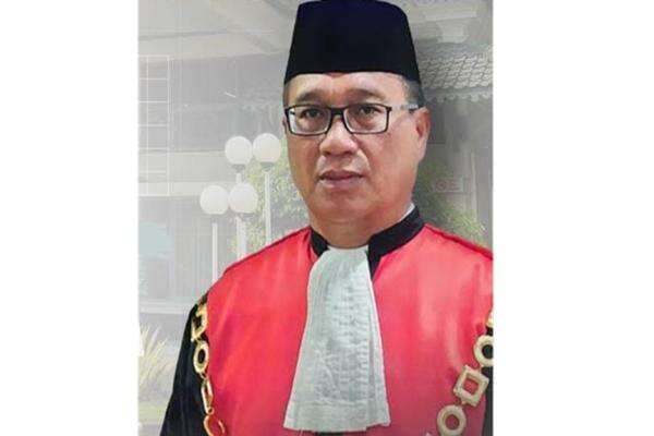 Hakim yang Memimpin Sidang Gugatan Jokowi Pernah Tangani Kasus Korupsi Eks Wali Kota Bima Hakim yang Memimpin Sidang Gugatan Jokowi Pernah Tangani Kasus Korupsi Eks Wali Kota Bima