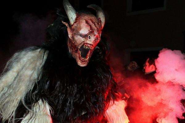 Kisah Mistis Hantu Homang: Penunggu Gunung dan Hutan Sumatera Kisah Mistis Hantu Homang: Penunggu Gunung dan Hutan Sumatera