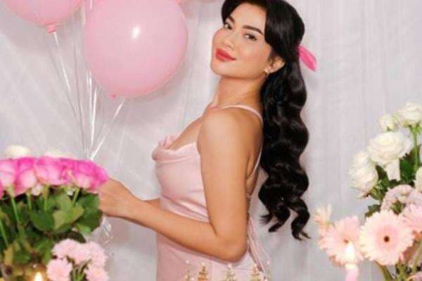 Hanum Mega Jalani Sedot Lemak, Tampil Langsing Mirip Ariel Tatum Hanum Mega Jalani Sedot Lemak, Tampil Langsing Mirip Ariel Tatum