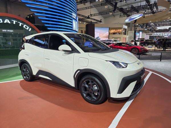 Harga Jual Kembali Mobil Listrik Bakal Anjlok? Bos BYD Patahkan Mitos dengan Data Mengejutkan Harga Jual Kembali Mobil Listrik Bakal Anjlok? Bos BYD Patahkan Mitos dengan Data Mengejutkan