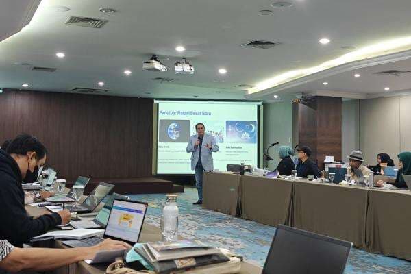 Hari Kedua Workshop Esoterika Fellowship Program, Denny JA: AI Dorong Tafsir Agama Pro Hak Asasi Hari Kedua Workshop Esoterika Fellowship Program, Denny JA: AI Dorong Tafsir Agama Pro Hak Asasi