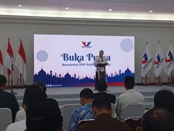 Hadiri Buka Puasa Bersama Pengurus DPP Perindo, Hary Tanoesoedibjo Tekankan Introspeksi Lebih Baik Hadiri Buka Puasa Bersama Pengurus DPP Perindo, Hary Tanoesoedibjo Tekankan Introspeksi Lebih Baik