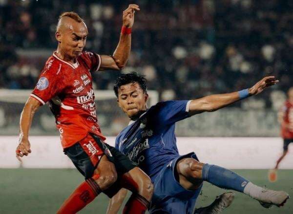 Hasil Babak Pertama Bali United vs Persib Bandung: Berlangsung Sengit, Skor Masih 0-0 Hasil Babak Pertama Bali United vs Persib Bandung: Berlangsung Sengit, Skor Masih 0-0