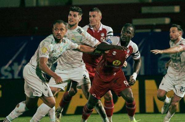 Hasil Babak Pertama Barito Putera vs Persib Bandung: Alot, Skor Masih 1-1! Hasil Babak Pertama Barito Putera vs Persib Bandung: Alot, Skor Masih 1-1!