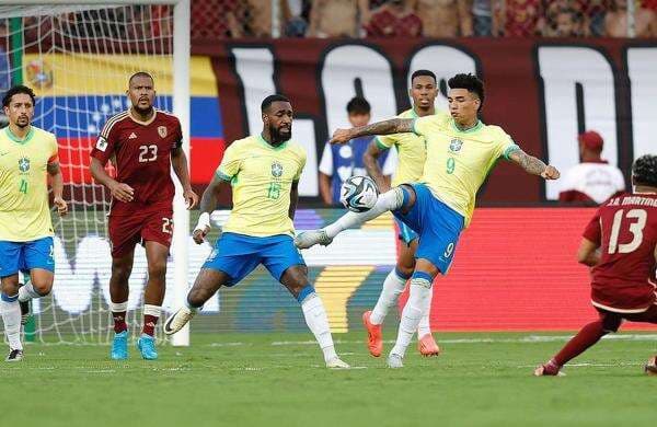 Hasil Timnas Venezuela vs Timnas Brasil di Kualifikasi Piala Dunia 2026: Tampil Dominan, <i>Selecao</i> Ditahan 1-1 Hasil Timnas Venezuela vs Timnas Brasil di Kualifikasi Piala Dunia 2026: Tampil Dominan, <i>Selecao</i> Ditahan 1-1