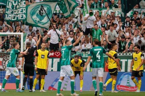 Hasil Werder Bremen vs Borussia Dortmund di Liga Jerman 2024-2025: Diwarnai Kartu Merah, <i>Die Borussen</i> Ditahan 0-0 Hasil Werder Bremen vs Borussia Dortmund di Liga Jerman 2024-2025: Diwarnai Kartu Merah, <i>Die Borussen</i> Ditahan 0-0