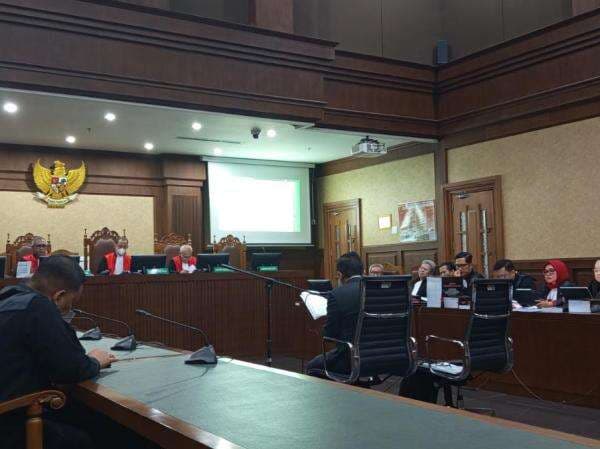 Jeritan Hati Hasto saat Bacakan Pledoi, Singgung Peristiwa Kudatuli hingga Orde Baru Jeritan Hati Hasto saat Bacakan Pledoi, Singgung Peristiwa Kudatuli hingga Orde Baru