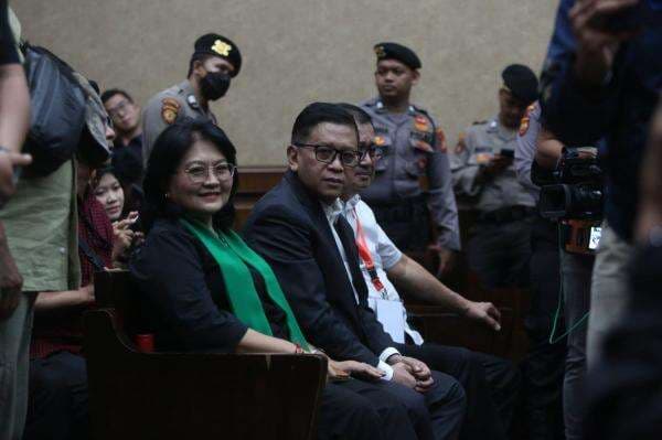 Hasto Dituntut 7 Tahun Penjara, Patra M Zen: Tuntutan yang Berdasar Imajinasi Hasto Dituntut 7 Tahun Penjara, Patra M Zen: Tuntutan yang Berdasar Imajinasi