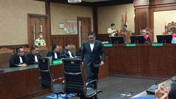 Hasto Bacakan Duplik: Tak Ditemukannya Harun Masiku Bukan Kesalahan Terdakwa Hasto Bacakan Duplik: Tak Ditemukannya Harun Masiku Bukan Kesalahan Terdakwa