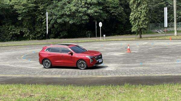 Uji Sistem Keamanan Haval Jolion Ultra HEV yang Dilengkapi 20 Sistem ADAS Uji Sistem Keamanan Haval Jolion Ultra HEV yang Dilengkapi 20 Sistem ADAS