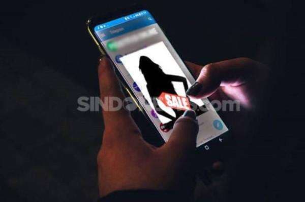 Heboh! Pria Diduga Sekda Rohil Lakukan VCS, Polisi Gelar Penyelidikan Heboh! Pria Diduga Sekda Rohil Lakukan VCS, Polisi Gelar Penyelidikan