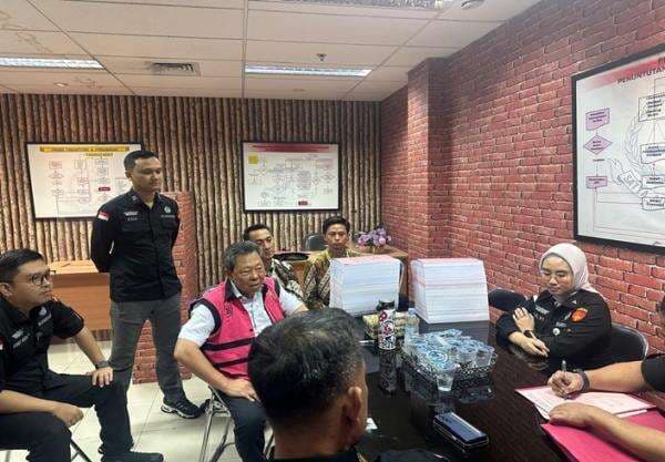 Bos Sriwijaya Hendry Lie Dilimpahkan ke Kejari Jaksel, Siap Sidangkan Kasus Korupsi Timah Bos Sriwijaya Hendry Lie Dilimpahkan ke Kejari Jaksel, Siap Sidangkan Kasus Korupsi Timah