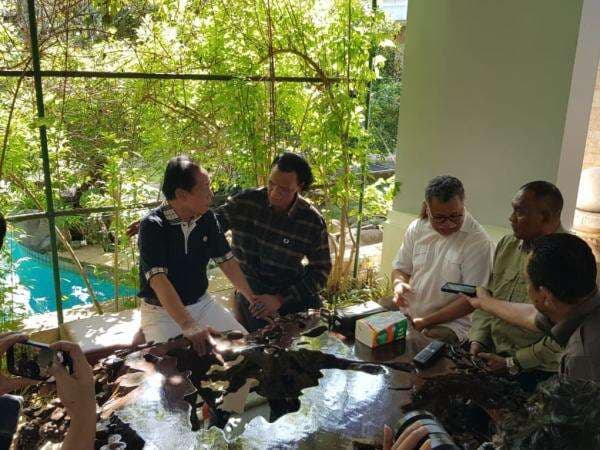 Sutiyoso Terima Permintaan Maaf Hercules, Kenang Perjuangan Bersama di Timor-Timur Sutiyoso Terima Permintaan Maaf Hercules, Kenang Perjuangan Bersama di Timor-Timur