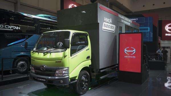 Hino300 Series 136 MDLR Tebar Pesona di GIIAS 2025 Hino300 Series 136 MDLR Tebar Pesona di GIIAS 2025