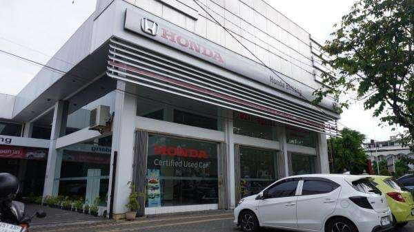 Honda Resmikan Istana Mobil Bekas Bersertifikat, Bukan Sekadar Jual-Beli Rongsokan! Honda Resmikan Istana Mobil Bekas Bersertifikat, Bukan Sekadar Jual-Beli Rongsokan!