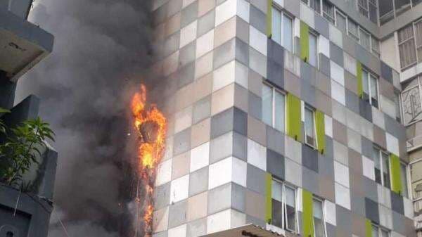 Kondisi Terkini Kebakaran Hotel Urban 101 di Glodok Jakbar Kondisi Terkini Kebakaran Hotel Urban 101 di Glodok Jakbar