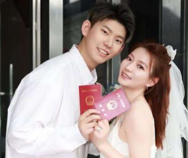 5 Pebulu Tangkis Supercantik Dunia Resmi Menikah pada 2025, Nomor 1 Bidadari Tunggal Putri Indonesia! 5 Pebulu Tangkis Supercantik Dunia Resmi Menikah pada 2025, Nomor 1 Bidadari Tunggal Putri Indonesia!