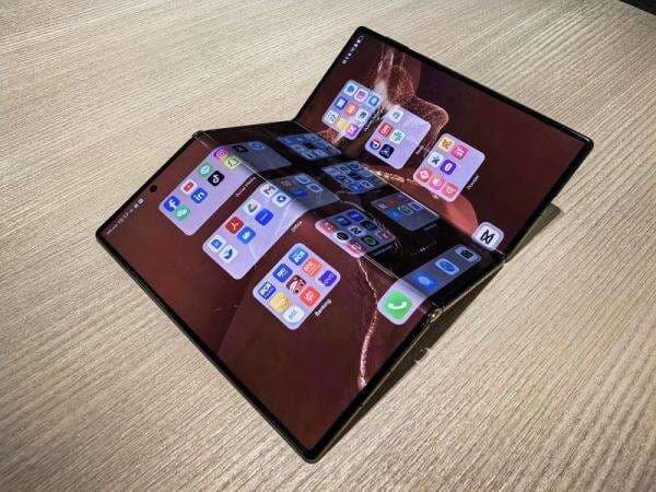 HUAWEI Mate XT | Ultimate Design Diluncurkan dengan Layanan Premium, Maksimalkan Pengalaman Penggunaan Smartphone Lipat HUAWEI Mate XT | Ultimate Design Diluncurkan dengan Layanan Premium, Maksimalkan Pengalaman Penggunaan Smartphone Lipat