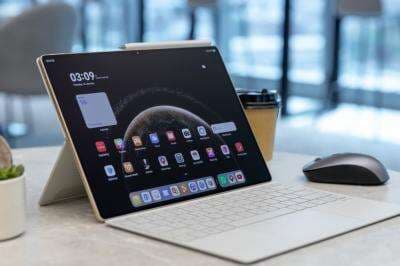 HUAWEI MatePad Pro 13.2 Segera Hadir di Indonesia, Tablet Pertama dengan Flexible OLED PaperMatte Display HUAWEI MatePad Pro 13.2 Segera Hadir di Indonesia, Tablet Pertama dengan Flexible OLED PaperMatte Display