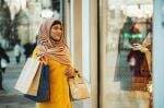 Hukum Belanja Menggunakan Diskon Natal dan Tahun Baru, Apa Boleh? Hukum Belanja Menggunakan Diskon Natal dan Tahun Baru, Apa Boleh?