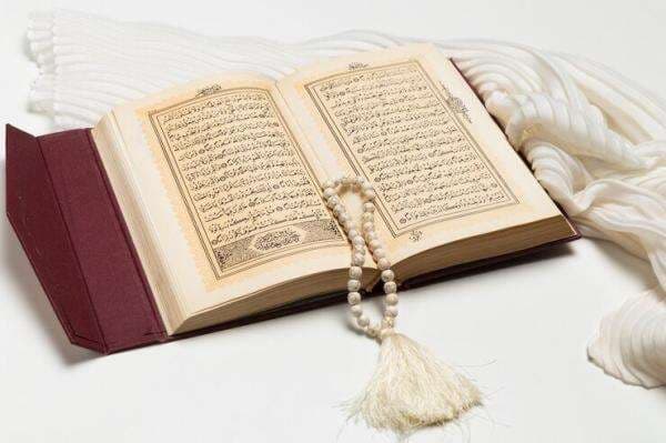 Hukum Tajwid Surat Al Qadr Ayat 1-5 Beserta Cara Membacanya Hukum Tajwid Surat Al Qadr Ayat 1-5 Beserta Cara Membacanya