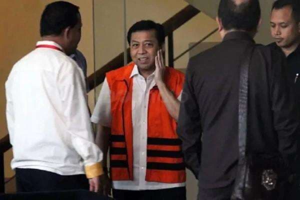 Hukuman Setnov Disunat Menjadi 12,5 Tahun, Maqdir Ungkap Keterangan FBI Jadi Novum Hukuman Setnov Disunat Menjadi 12,5 Tahun, Maqdir Ungkap Keterangan FBI Jadi Novum