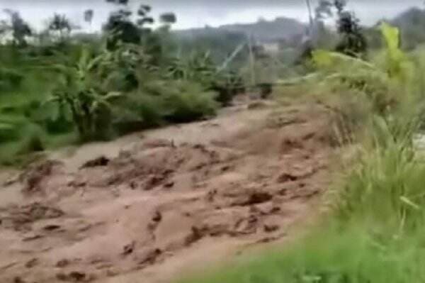 Hulu Sungai Citarum Meluap, Banjir Bandang Terjang Bandung Tewaskan 1 Orang