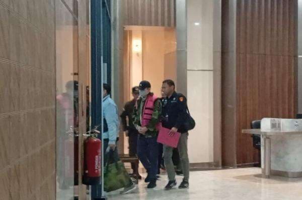 Tersangka Korupsi Laptop Ibrahim Arief Tak Ditahan, Dipasang Gelang Pelacak Tersangka Korupsi Laptop Ibrahim Arief Tak Ditahan, Dipasang Gelang Pelacak