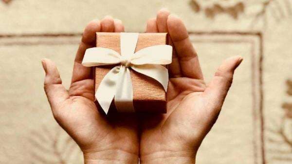 12 Ide Tukar Kado 100 Ribu Unisex, Praktis dan Berguna 12 Ide Tukar Kado 100 Ribu Unisex, Praktis dan Berguna