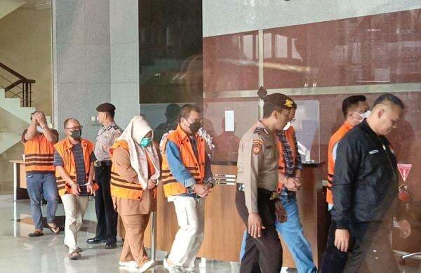 Identitas 6 Tersangka Kasus Dugaan Suap Proyek di OKU, Anggota DPRD hingga Kepala Dinas Identitas 6 Tersangka Kasus Dugaan Suap Proyek di OKU, Anggota DPRD hingga Kepala Dinas