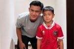 Idolakan Pratama Arhan, Anak Nia Ramadhani Tegang saat Foto Bareng Idolakan Pratama Arhan, Anak Nia Ramadhani Tegang saat Foto Bareng