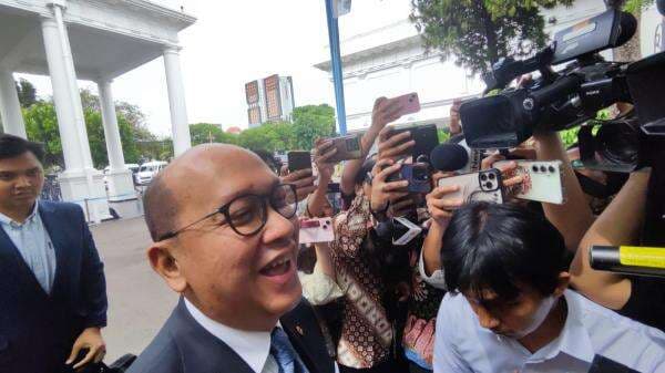 IHSG Tenggelam sebelum Pengurus Danantara Diumumkan, Ini Respons Rosan Roeslani IHSG Tenggelam sebelum Pengurus Danantara Diumumkan, Ini Respons Rosan Roeslani