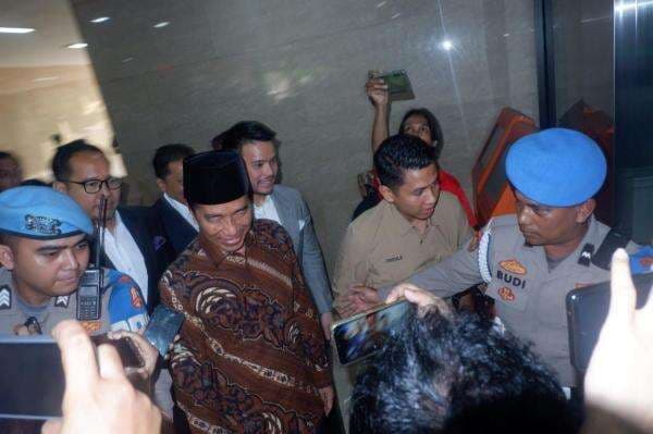 Menhan soal Mayjen TNI Ahmad Rizal Jadi Dirut Bulog: Harus Pensiun Menhan soal Mayjen TNI Ahmad Rizal Jadi Dirut Bulog: Harus Pensiun