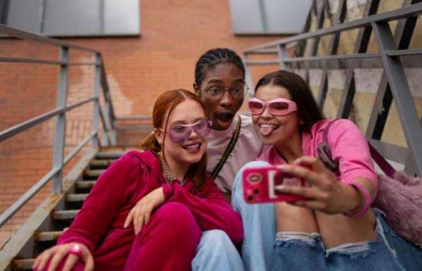 Survei Terbaru Ungkap Milenial-Gen X Irit Makan, Gen Z Gaya Nomor Satu Survei Terbaru Ungkap Milenial-Gen X Irit Makan, Gen Z Gaya Nomor Satu