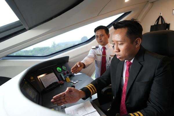 Fakta Menarik Masinis Whoosh: Seleksi Ketat hingga Rutinitas sebelum Bekerja Fakta Menarik Masinis Whoosh: Seleksi Ketat hingga Rutinitas sebelum Bekerja