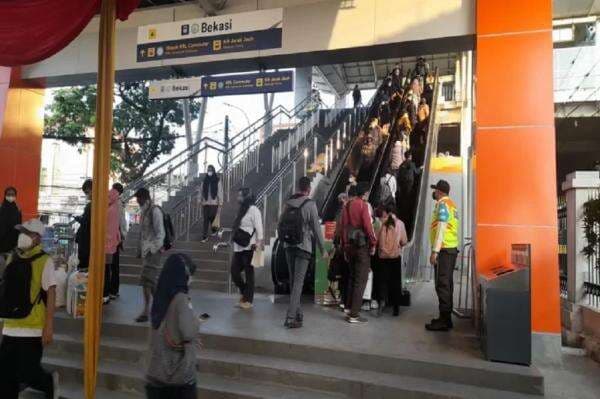 Stasiun Bekasi Cetak Rekor, 7.117 Penumpang KA Jarak Jauh Berangkat dalam Sehari Stasiun Bekasi Cetak Rekor, 7.117 Penumpang KA Jarak Jauh Berangkat dalam Sehari