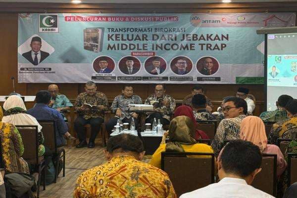 Indonesia Bisa Bebas dari Middle Income Trap jika Jalankan Transformasi Birokrasi Indonesia Bisa Bebas dari Middle Income Trap jika Jalankan Transformasi Birokrasi