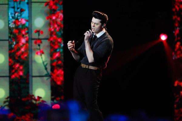 Elliot James Reay Tampil di Spektakuler Show Indonesian Idol Season XIII, Penonton Nyanyi Bareng Elliot James Reay Tampil di Spektakuler Show Indonesian Idol Season XIII, Penonton Nyanyi Bareng